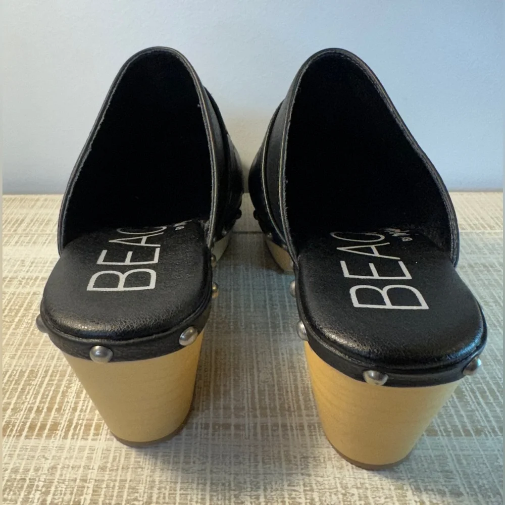 Beach by Matisse Black Clogs with Silver Studs Tan Bottom Size 9 - Picture 11 of 13